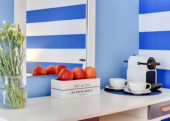 Navy Group - Marina Bed and Breakfast