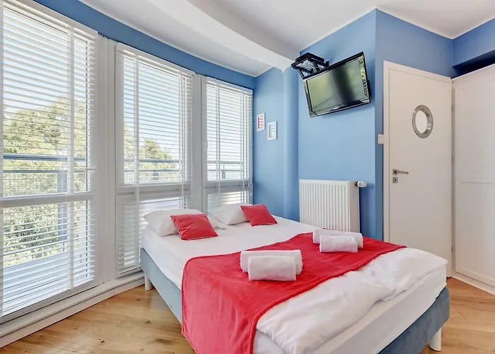 לינה וארוחת בוקר Navy Group - Marina 3*