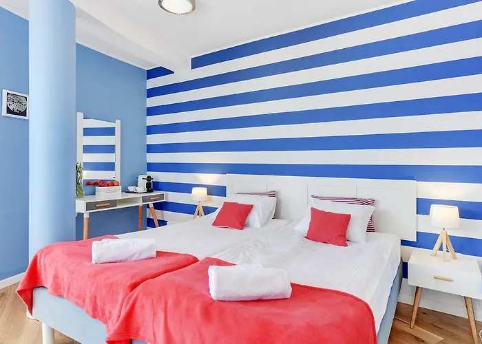 Navy Group - Marina Bed and Breakfast