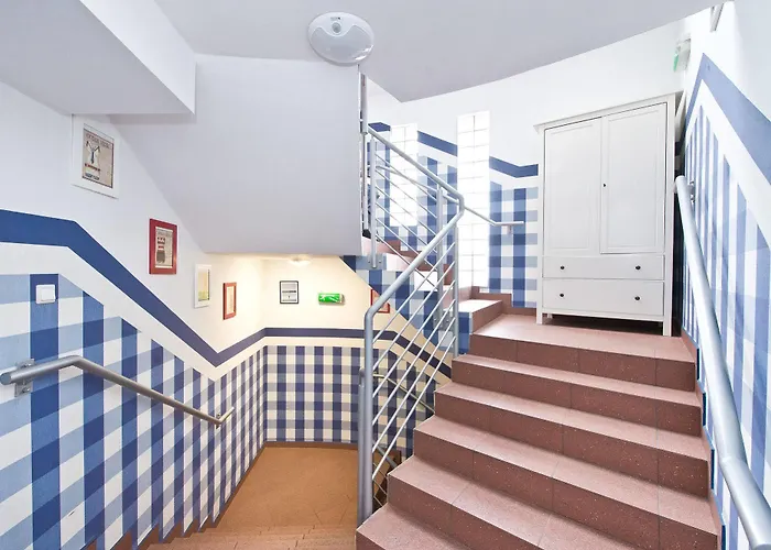 לינה וארוחת בוקר Navy Group - Marina גדנסק