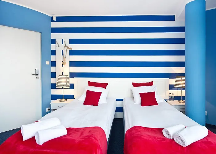 Navy Group - Marina לינה וארוחת בוקר 3*