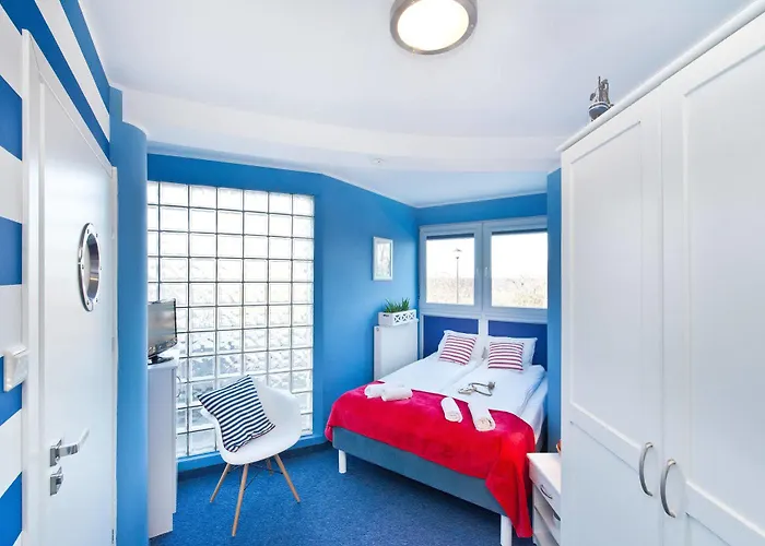 Navy Group - Marina Bed and Breakfast