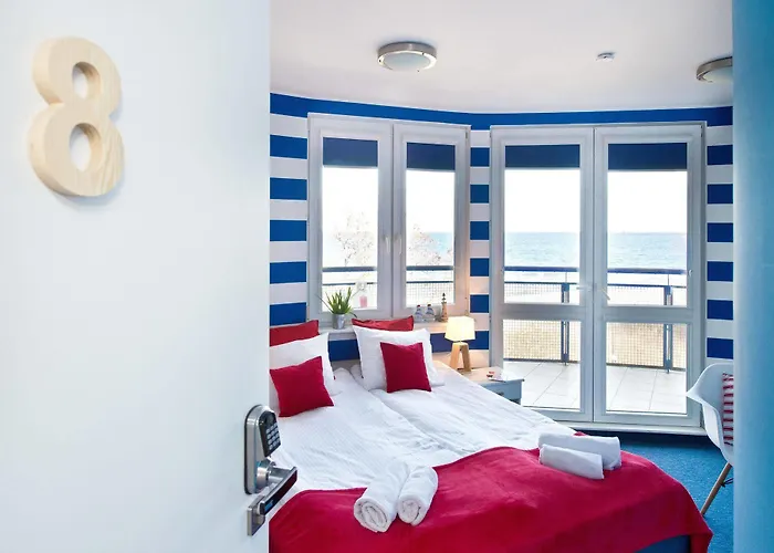 לינה וארוחת בוקר Navy Group - Marina 3*