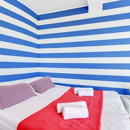 Navy Group - Willa Marina Bed & Breakfast