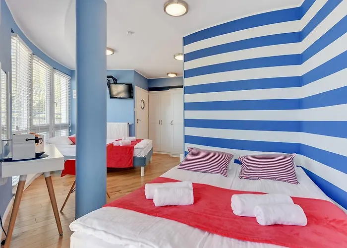 Navy Group - Marina 住宿加早餐酒店 格但斯克